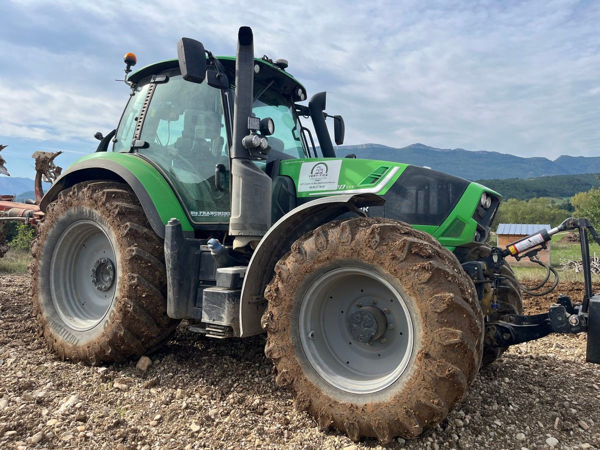 E-FARM: Deutz-Fahr Agrotron 6180 - Traktor - id ID1QG27 - 64.000 € - Baujahr: 2015 - Abgelesene Motorstunden: 5.200,Frankreich