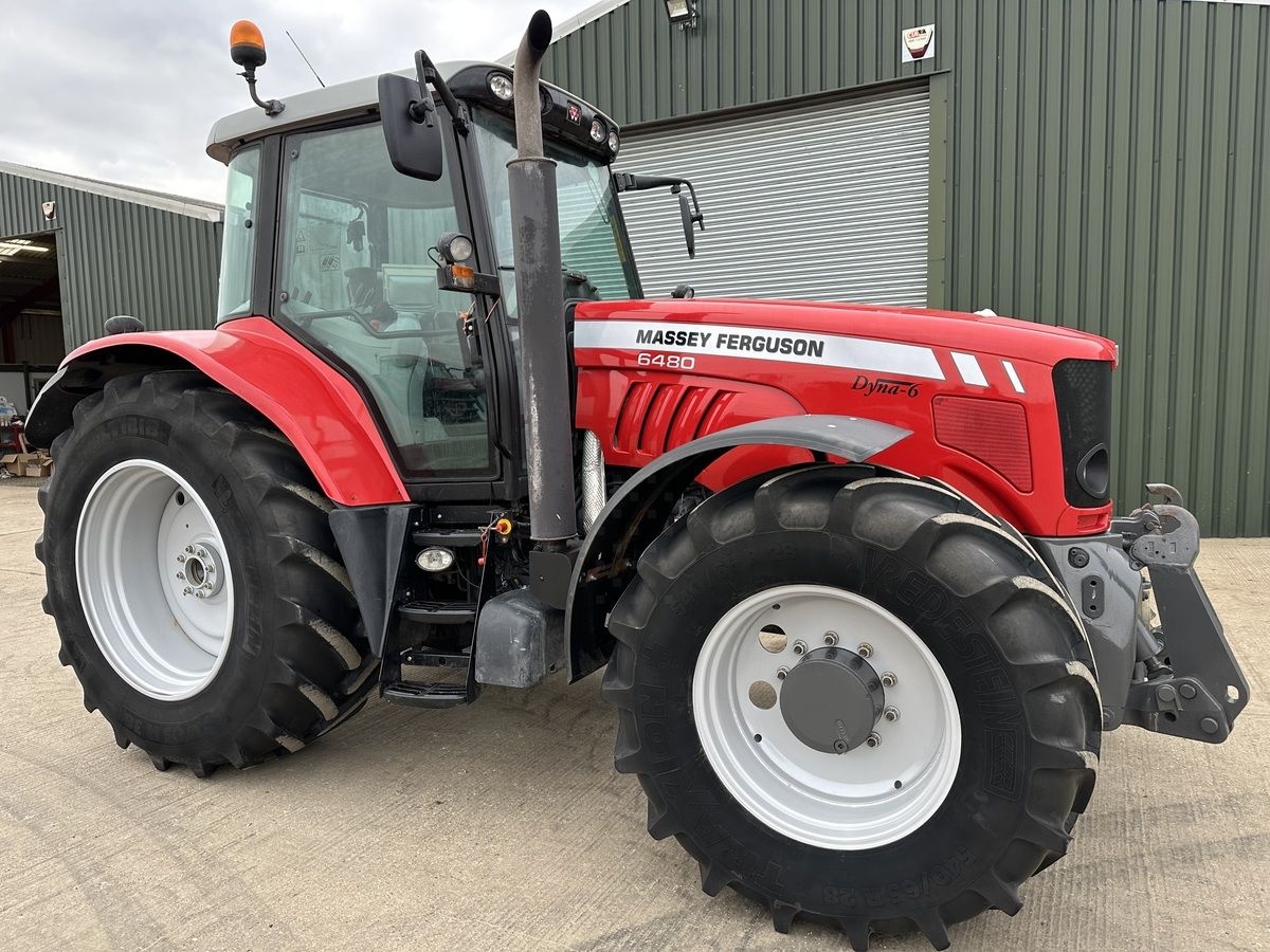 Massey Ferguson 6480 tractor €43,153