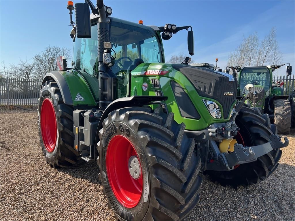 Fendt 718 Vario Traktor 149.795 €