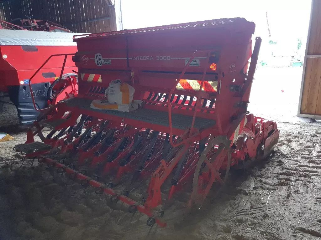 E-FARM: Kuhn socs - Vetőgép kombináció - id S94CAWS - 5900 EUR - Gyártási év: 2008 - Franciaország