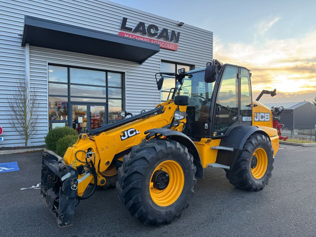 E-FARM: JCB tm 320 s - Chargeur télescopique  - id CN7ZZEF - 80 000 € - Année: 2019 - Lecture du nombre d'heure: 3 800,France