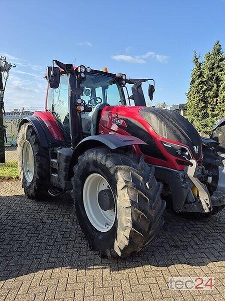 E-FARM: Valtra T254 - Tractor - id DBPJT6N - €68,000 - Year of construction: 2019 - Engine hours: 3,224,Germany