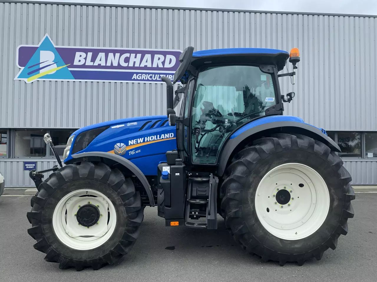E-FARM: New Holland T6.165 - Tractor - id VA98ZUK - 98.000 € - Año: 2020 - Horas: 1430,Potencia del motor: 145,Francia