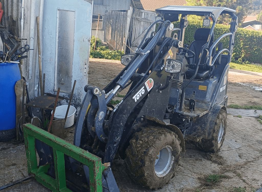 Toyo 826 Mini loader €25,000