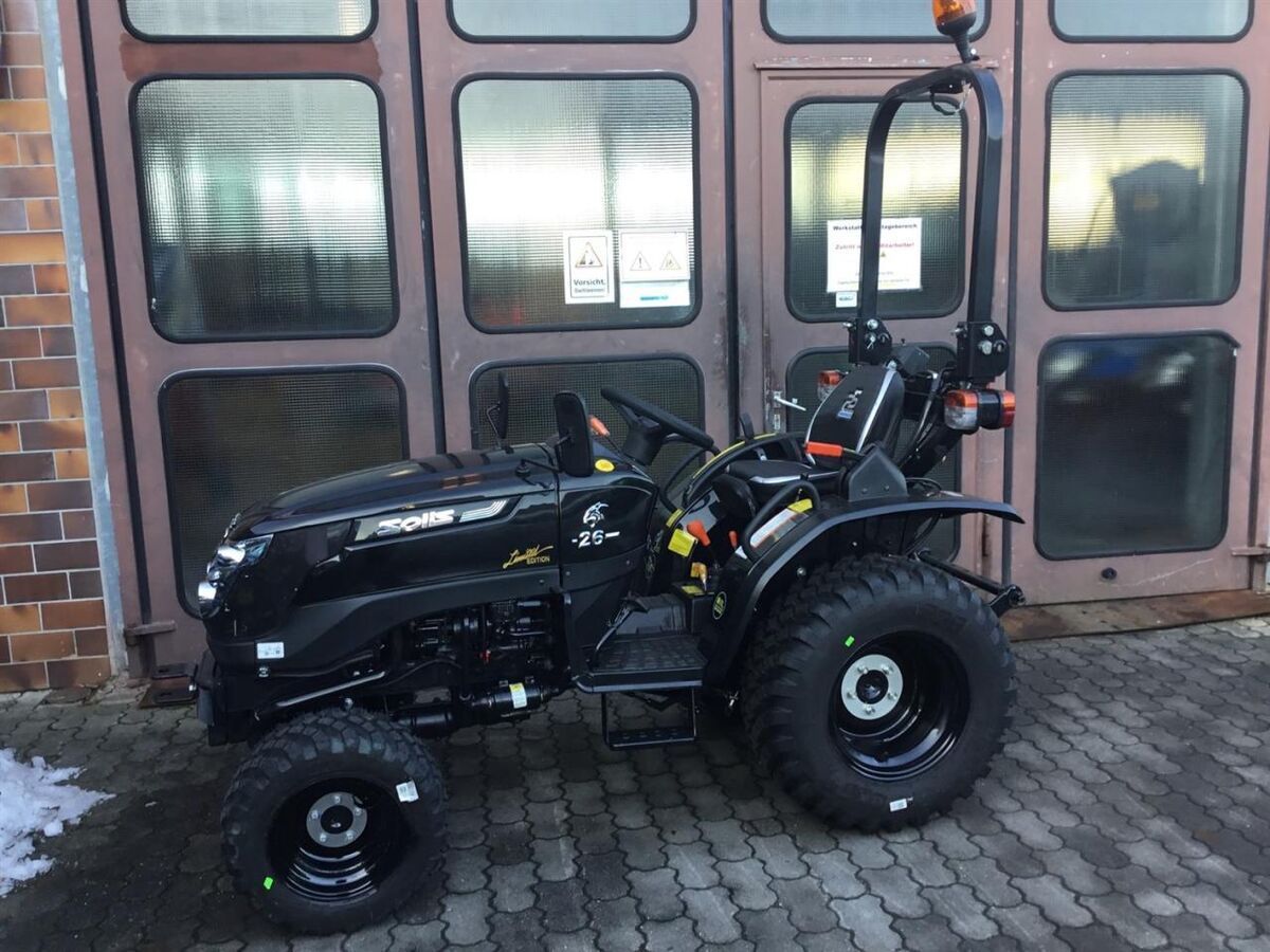 Solis 26 6/2 panther Tractor