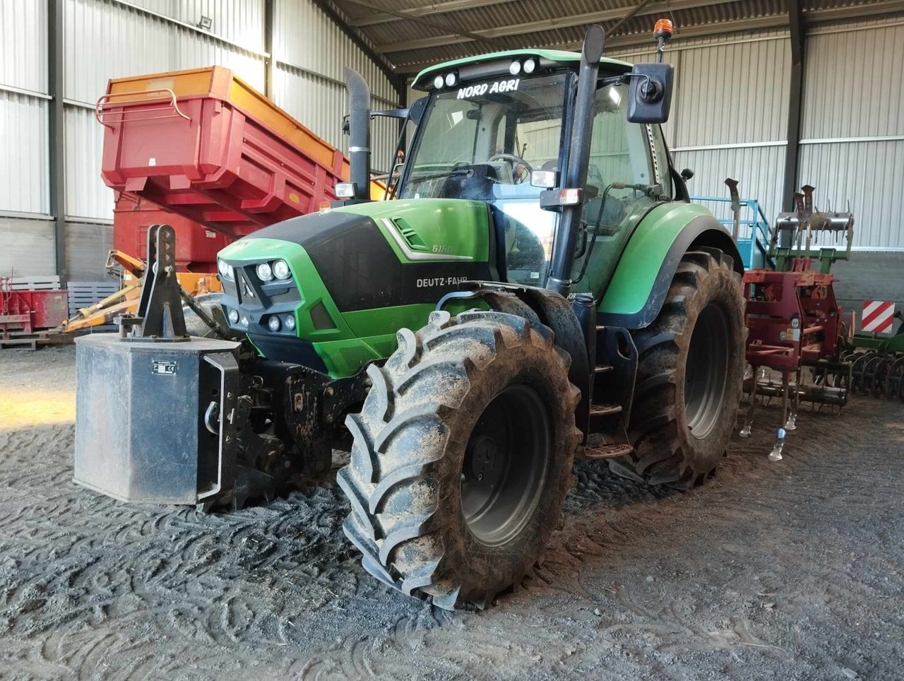 E-FARM: Deutz-Fahr Agrotron 6160 - Tractor - id PDUQ8KZ - €41,000 - Year of construction: 2014 - Engine hours: 5,800,Engine power (HP): 160,France