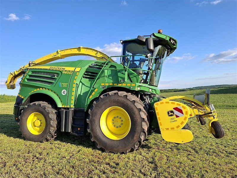 John Deere 8500 Self propelled forage harvester €265,000