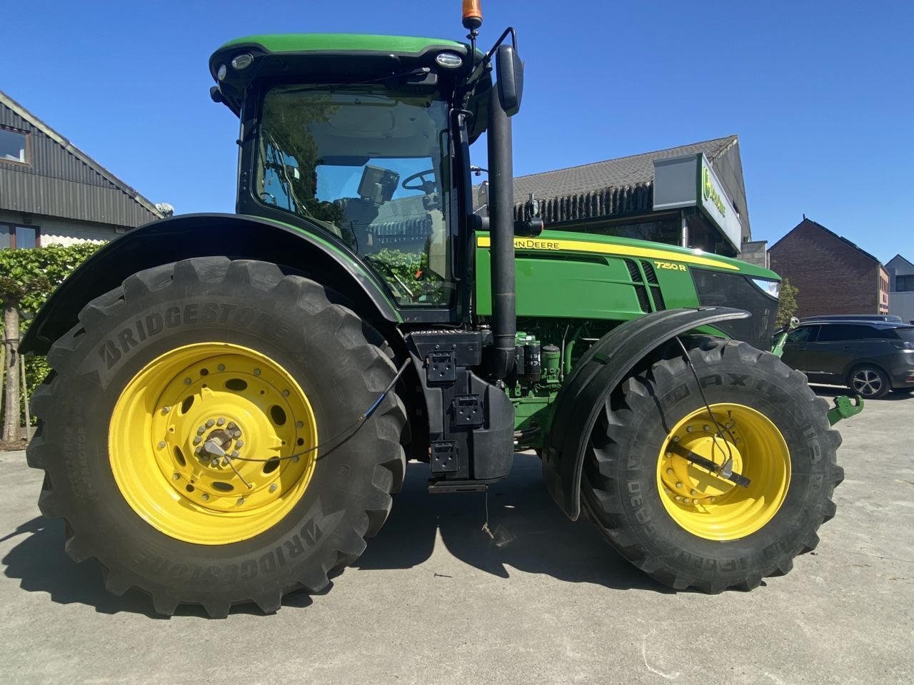 John Deere 7250 R Tractor €65,000