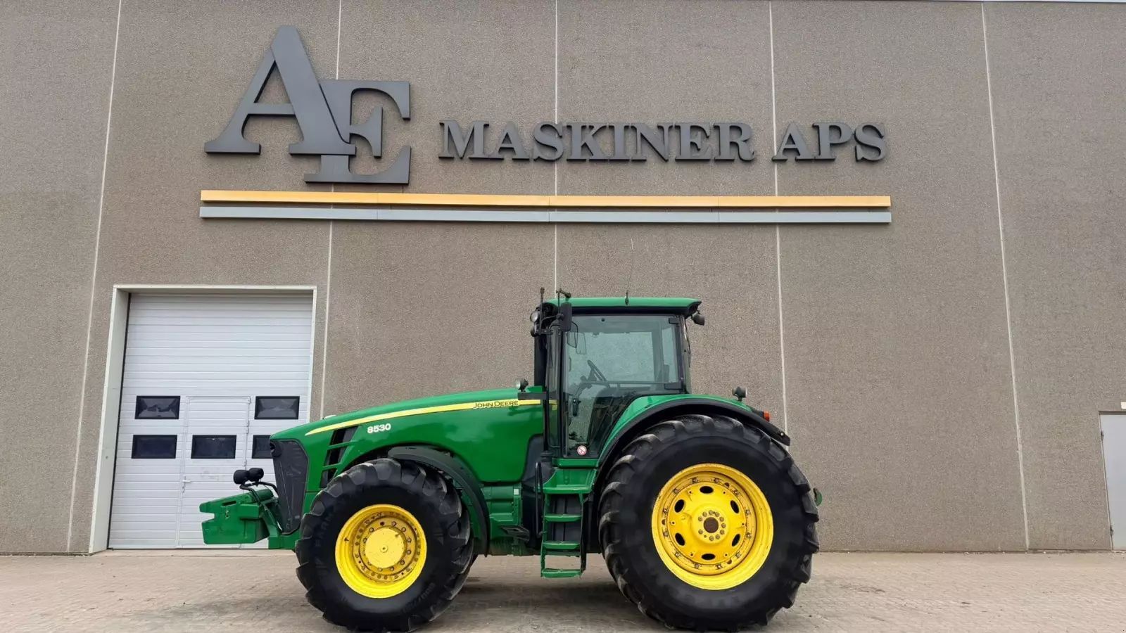 John Deere 8530 Tractor €70,258