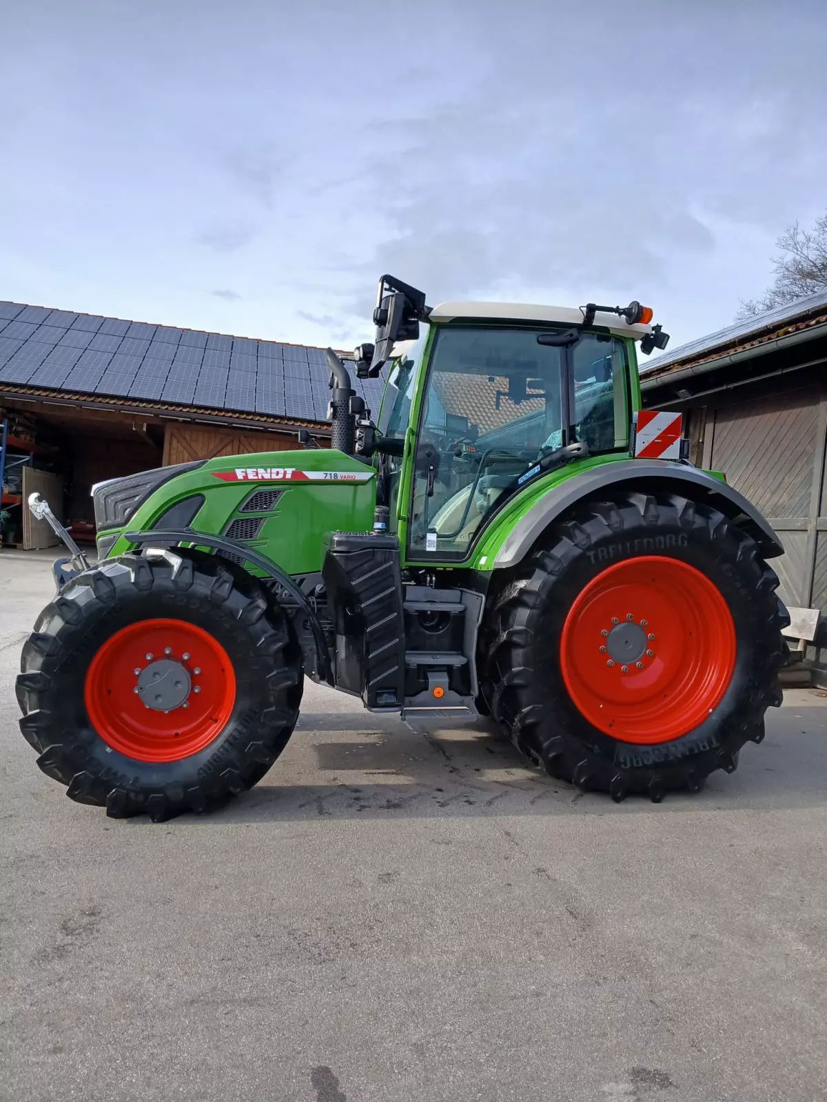 Fendt 718 Vario Trattore 165.000 €