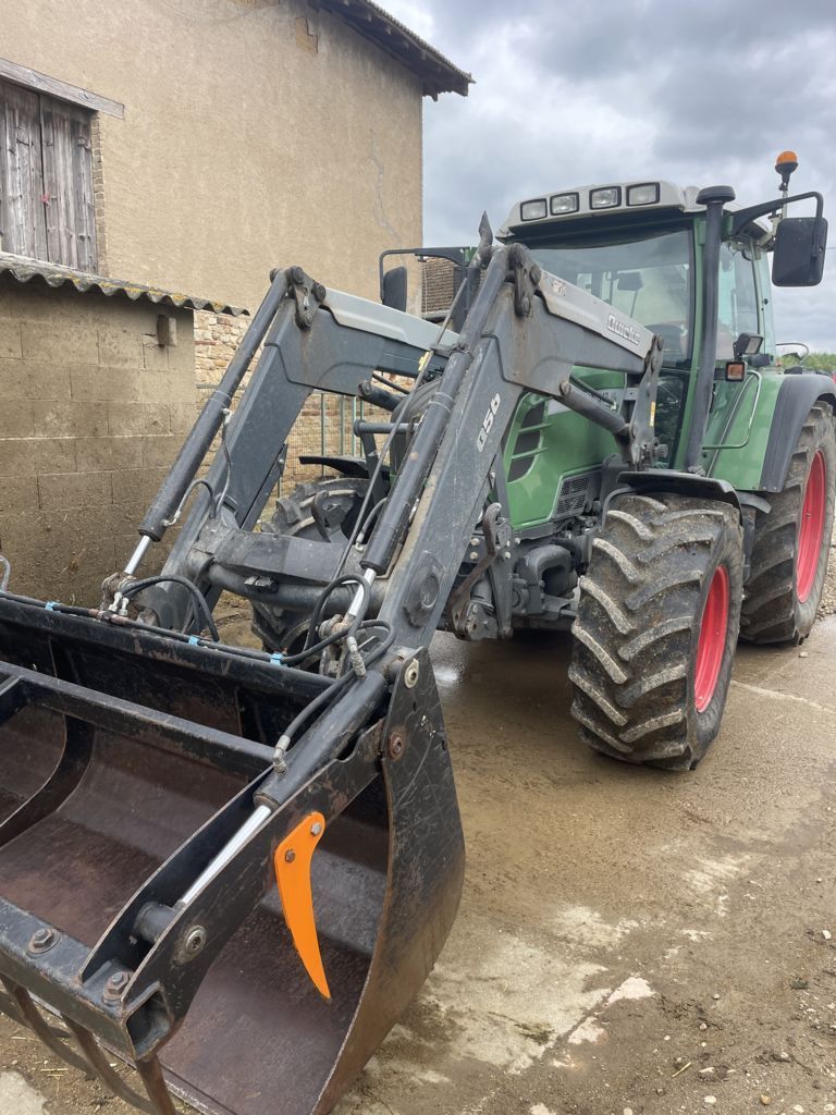 E-FARM: Fendt 312 Vario - Traktor - id 1YDJZ4B - Baujahr: 2012 - Abgelesene Motorstunden: 9.700,Motorleistung (PS): 120,Frankreich