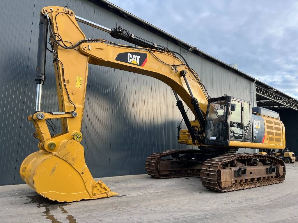 Caterpillar 352fl me Raupenbagger 97.500 €