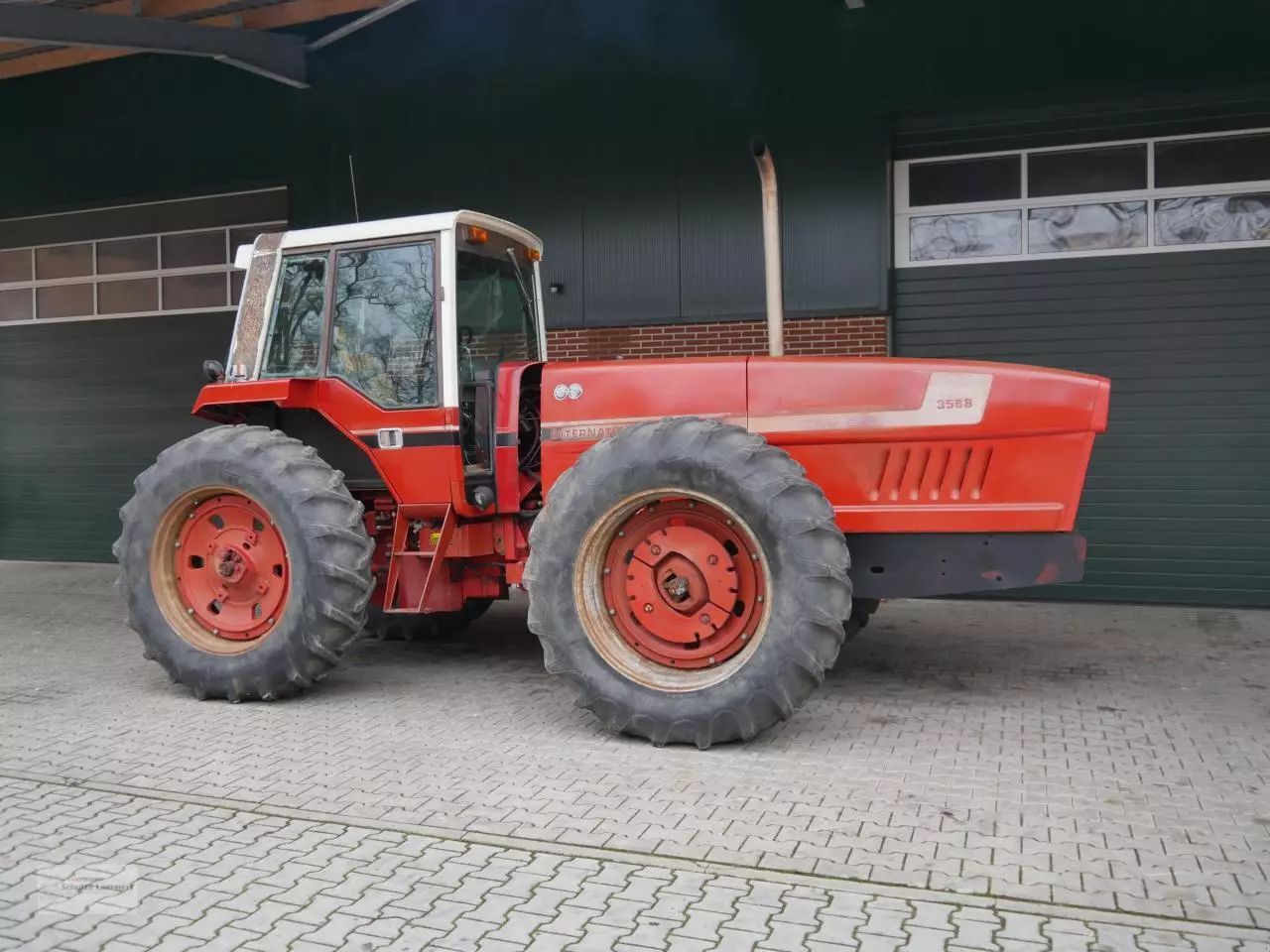 Case IH ihc 3588 2+2 Tractor 20.000 EUR