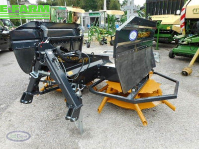 E-FARM: MAMMUT hurricane 290 - Silage cutter and feeder - id 5CKDE7Q - €11,575 - Year of construction: 2021