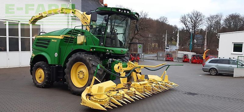 E-FARM: John Deere 8400 - Ensileuse automotrice - id RT1FGJ7 - 165 000 € - Année: 2018 - Lecture du nombre d'heure: 1 060,Puissance du moteur (chevaux): 540,Allemagne