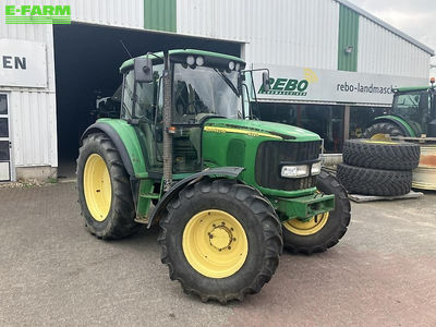 E-FARM: John Deere 6320 SE - Tractor - id ZQPHQBB - €33,000 - Year of construction: 2004 - Engine hours: 6,792,Engine power (HP): 101,Germany