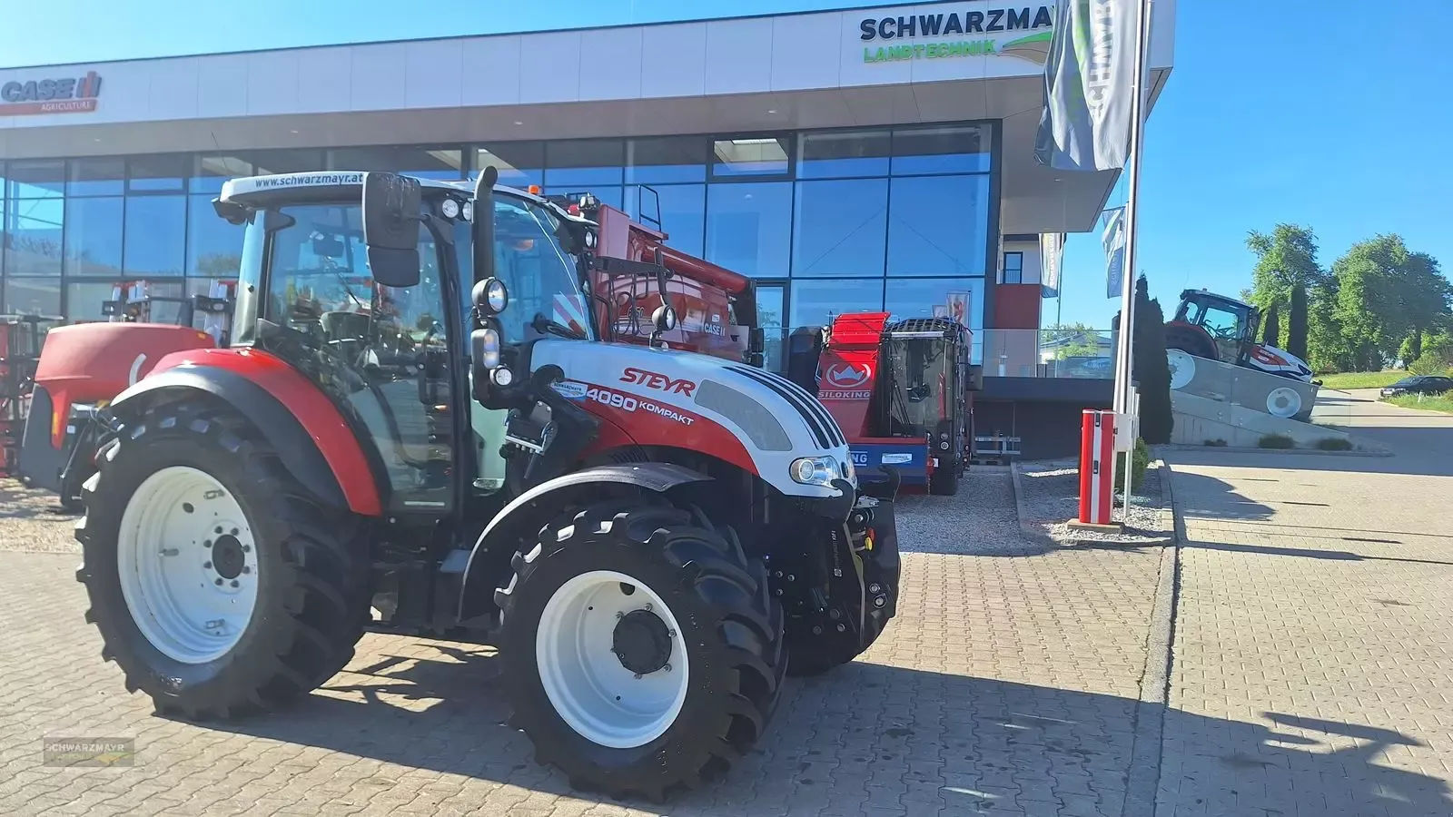 E-FARM: Steyr Kompakt 4090 - Traktor - id L2JRLN6 - 66.283 € - Baujahr: 2023 - Abgelesene Motorstunden: 1.120,Motorleistung (PS): 90,Österreich