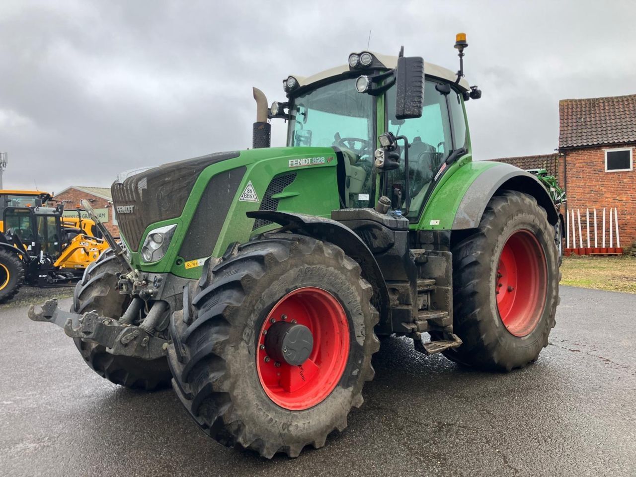 Fendt 828 Vario Traktor 95.235 €