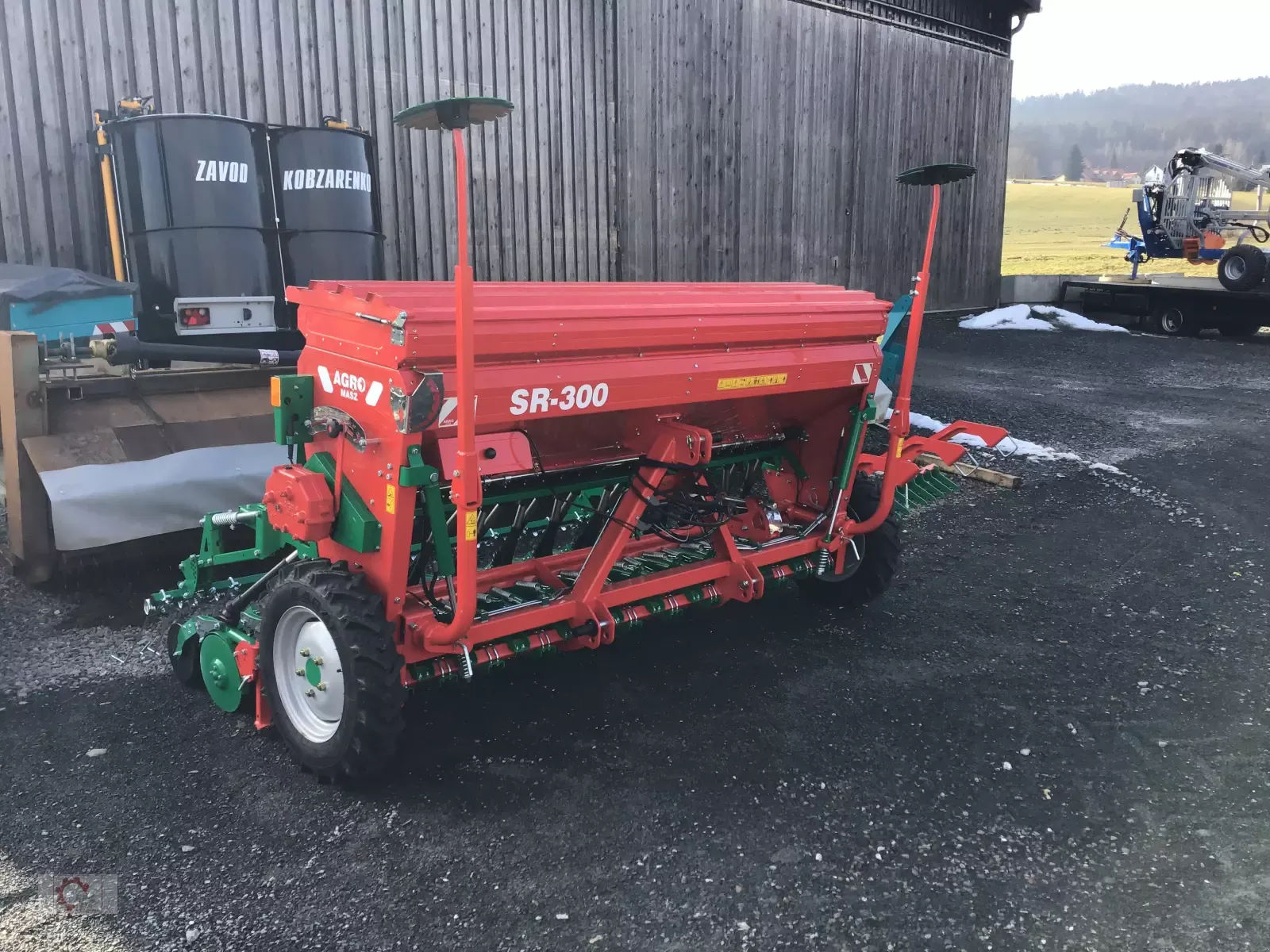 E-FARM: AGRO-MASZ sr 300 sämaschine elektrische fahrgassenschaltung - Drillmaschine - id 4AMQXFY - Baujahr: 2025 - Deutschland