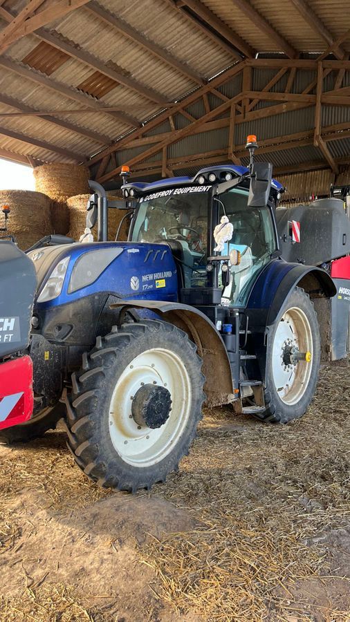 New Holland T7.245 AC Traktori 147 000 €