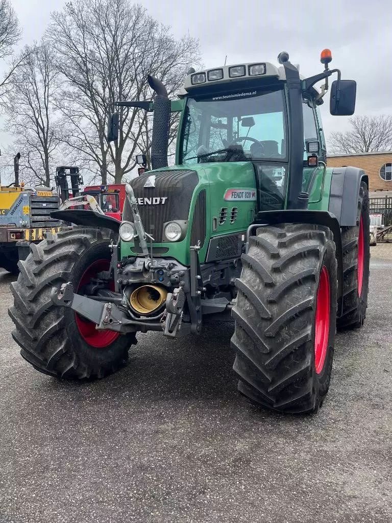 Fendt 820 Vario Traktor