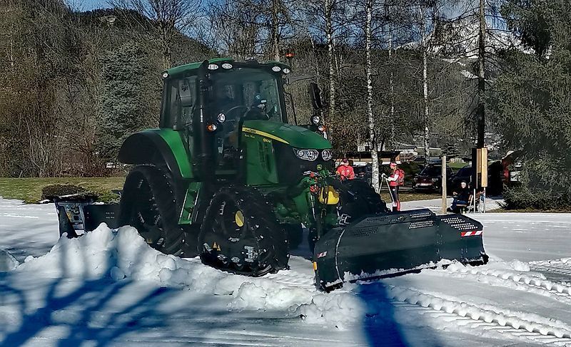 John Deere 6120 M Трактор 225 000 €