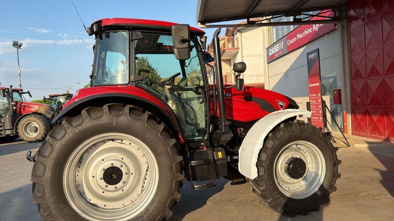 Case IH Farmall 120 C Tractor