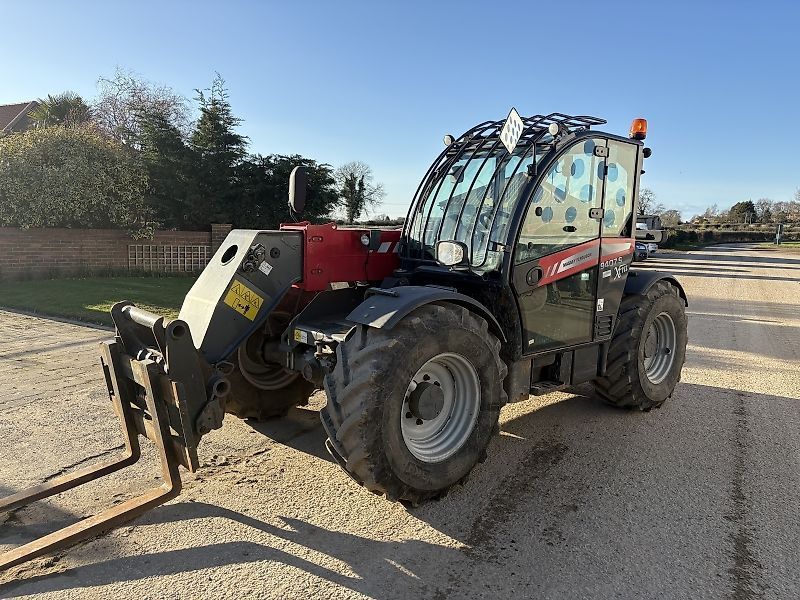 E-FARM: Massey Ferguson 9407s - Teleskoplader - id 9ZYQVPN - 35.116 € - Baujahr: 2013 - Abgelesene Motorstunden: 3.802,Vereinigtes Königreich