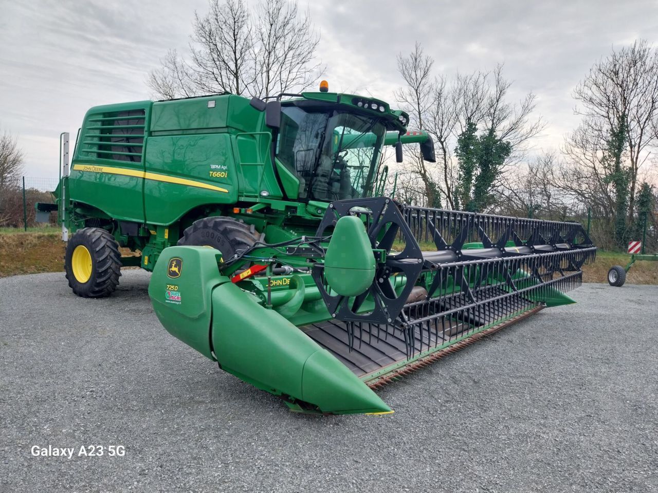 E-FARM: John Deere T660 - Combină de recoltat - id YJKVSGN - 245.000 EUR - Anul: 2019 - Citeste ore: 1.348,Franța