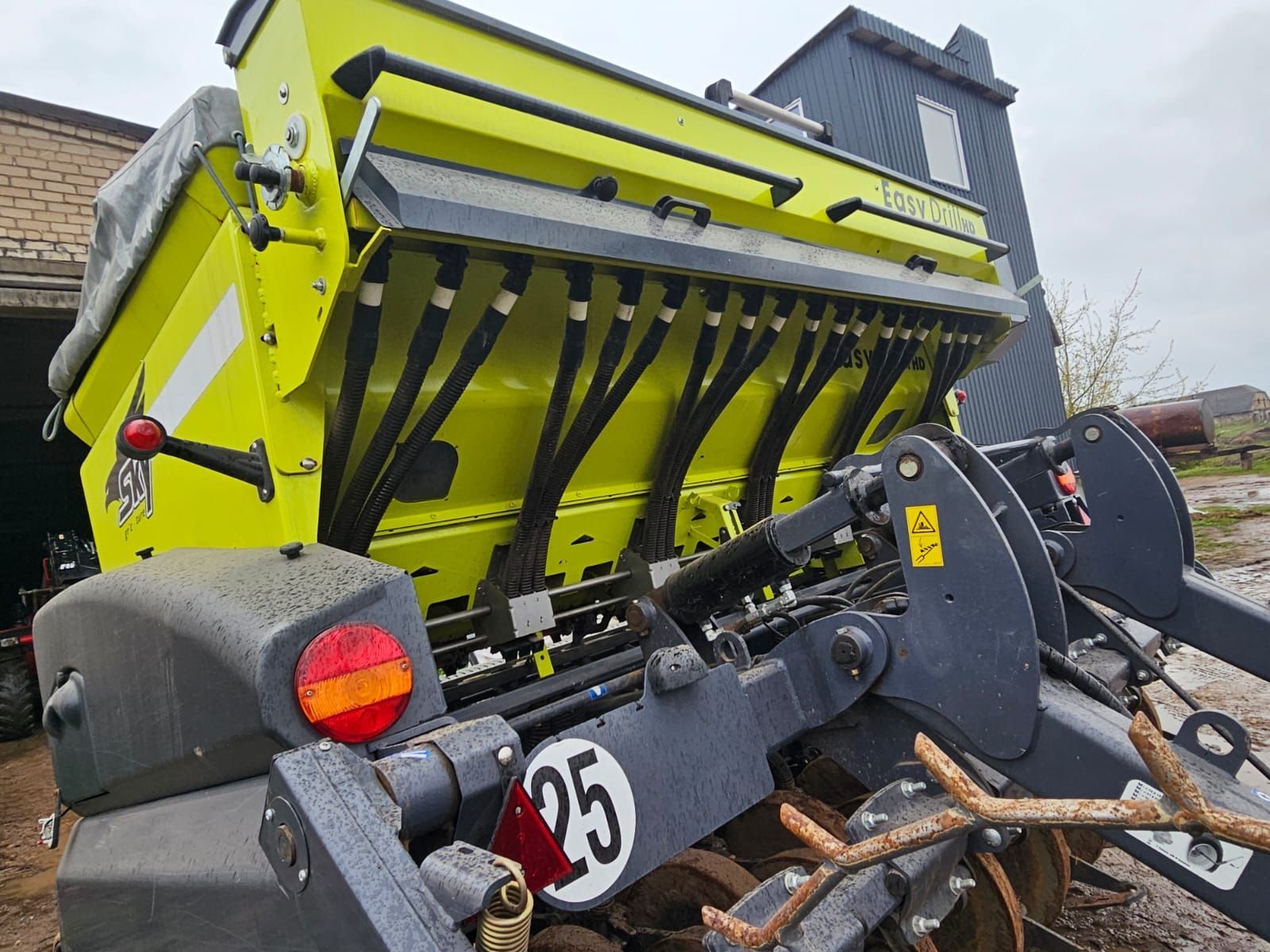 E-FARM: Sky Agriculture EasyDrill 3000 Fertisem HD - Drill - id BXENFSH - €36,000 - Year of construction: 2018 - Lithuania