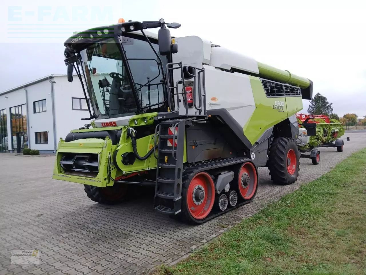 Claas Lexion 8700 Combine harvester €322,000