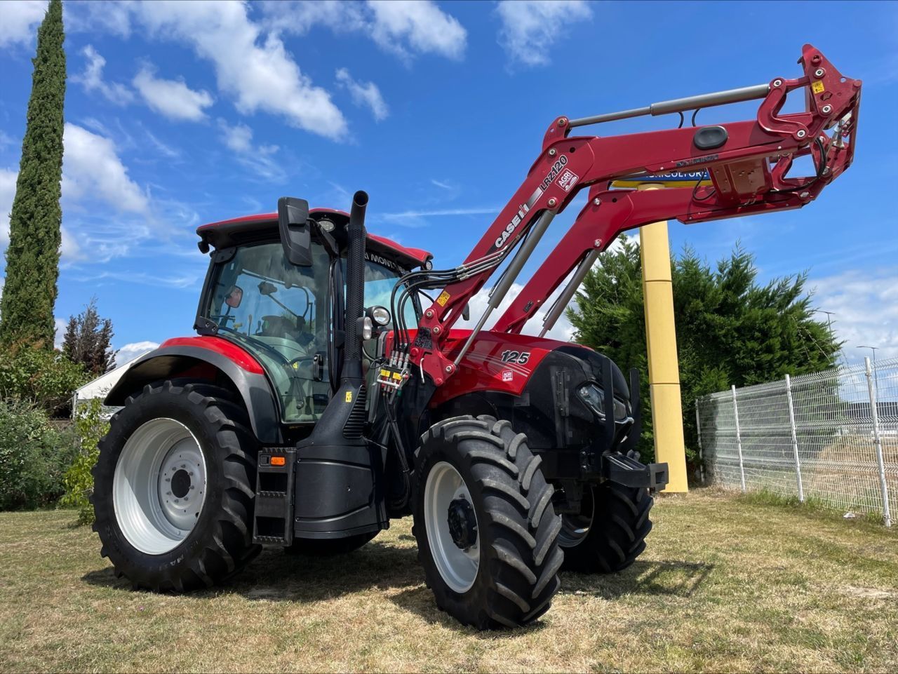 Case IH Maxxum 125 Tractor €75,000