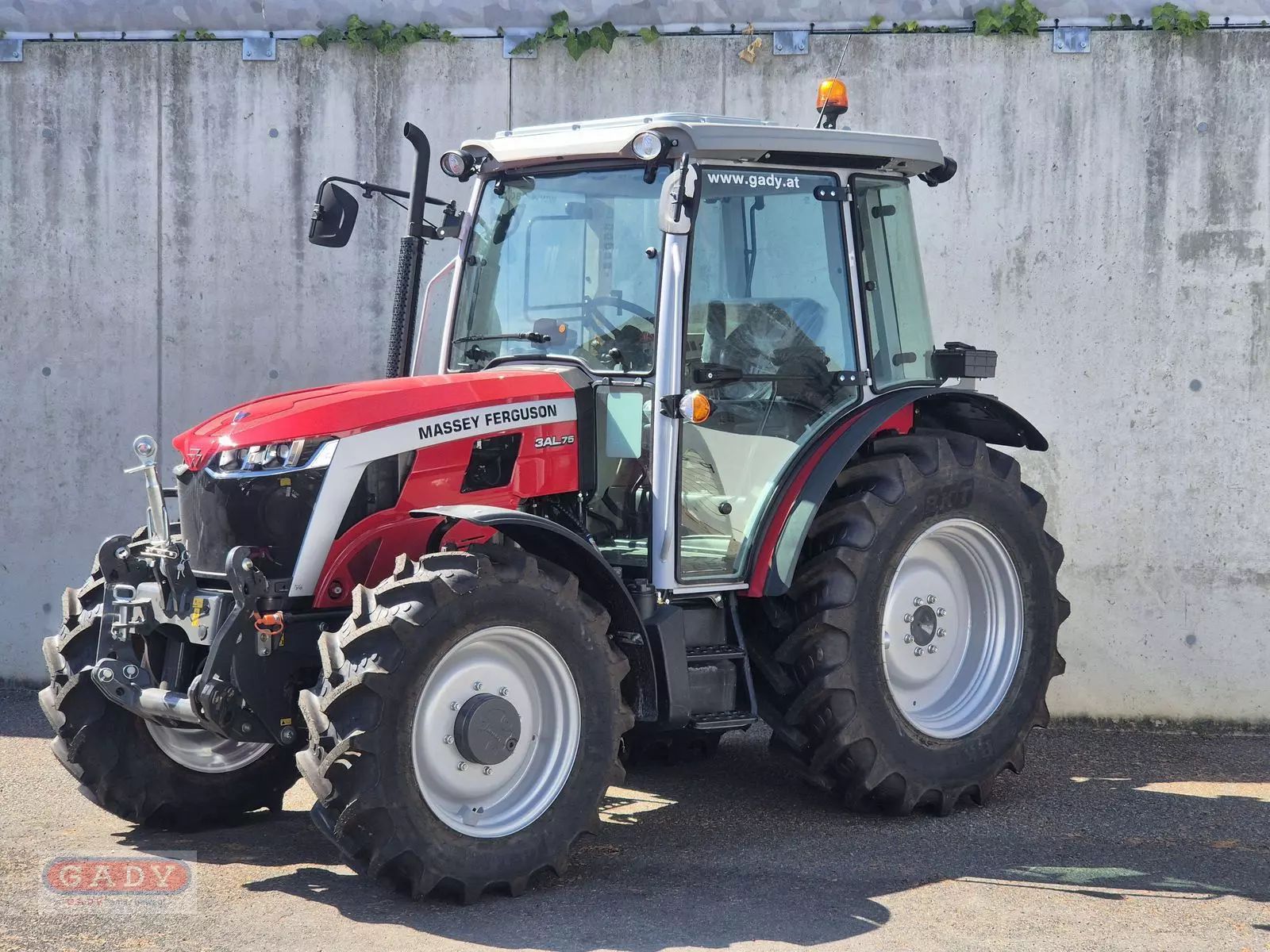 E-FARM: Massey Ferguson mf 3al.75 (kabine mit ebenem boden) - Tractor - id VQ5HGHS - €54,917 - Year of construction: 2025 - Engine hours: 5,Engine power (HP): 75,Austria