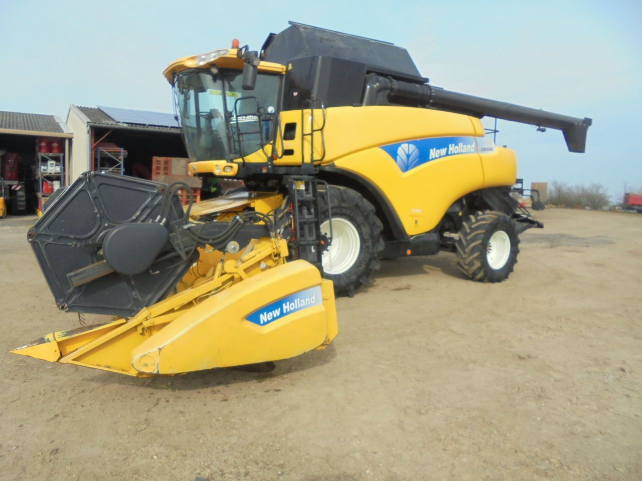 E-FARM: New Holland CR 9080 Elevation - Cosechadora - id PWU9QKJ - 104.000 € - Año: 2009 - Horas: 4544,Francia