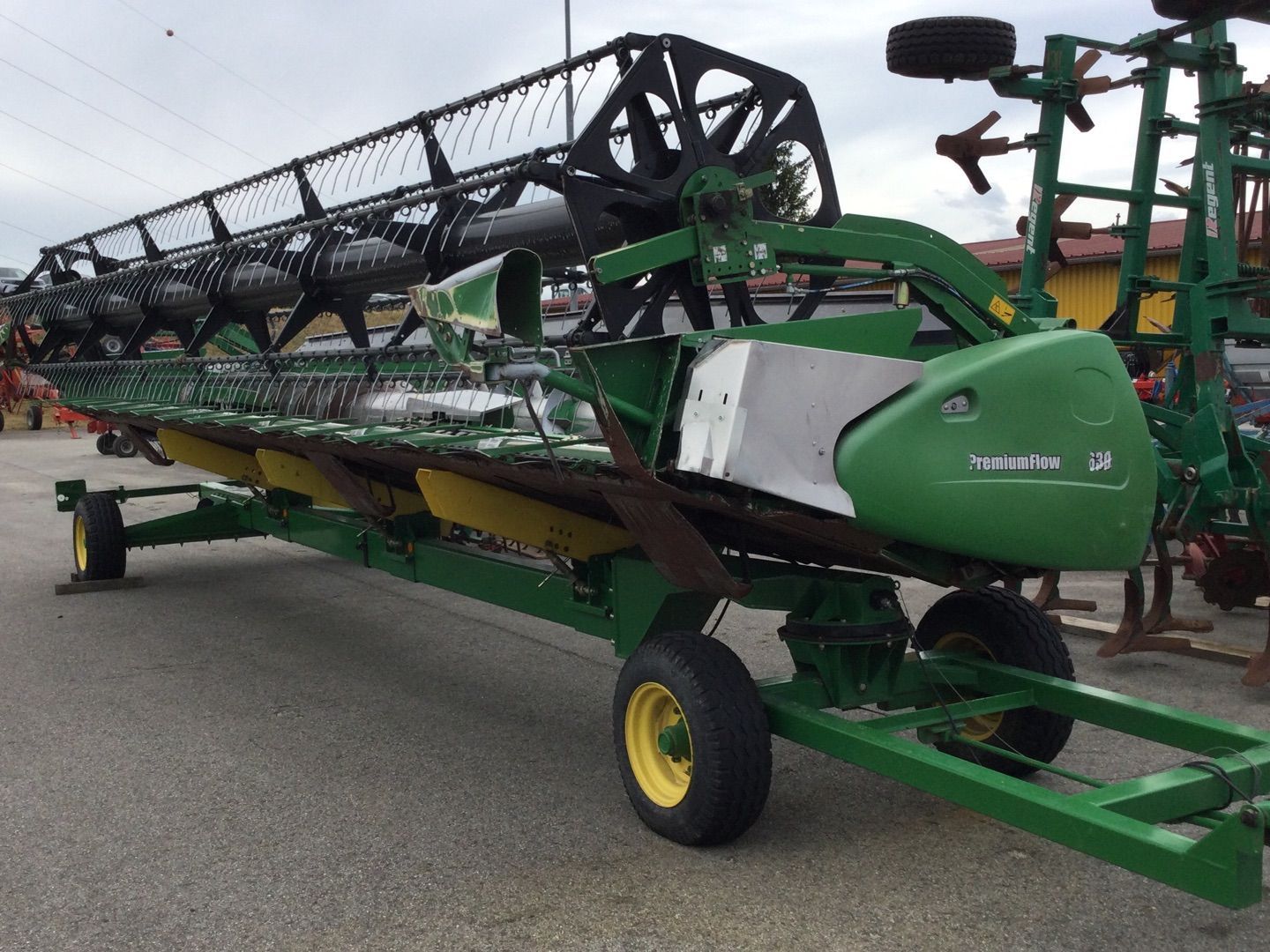 E-FARM: John Deere 630 - Cabezal - id ULGZSZR - 27.917 € - Año: 2013 - Horas: 10,Austria