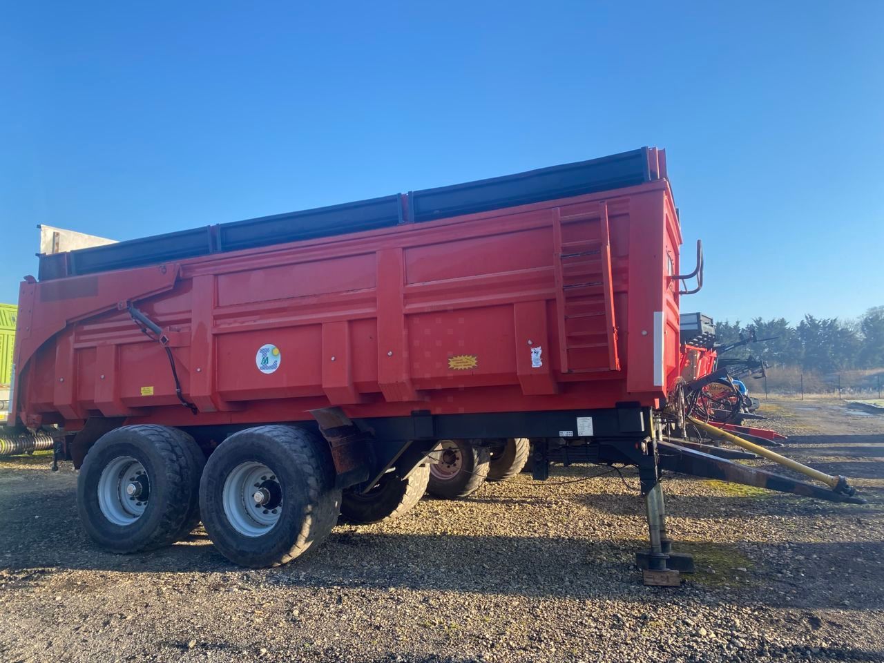 E-FARM: Legrand bl 18 - Benne - id HJWMLIL - 24 900 € - Année: 2007 - France