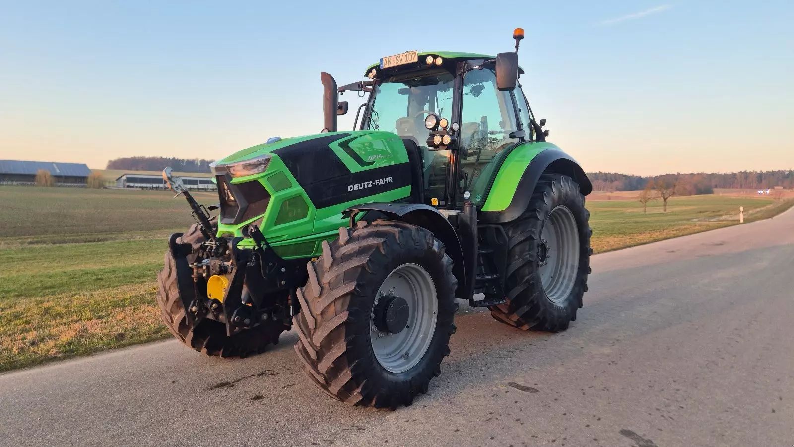 Deutz-Fahr AgroTron 6215 Traktor 68.000 €