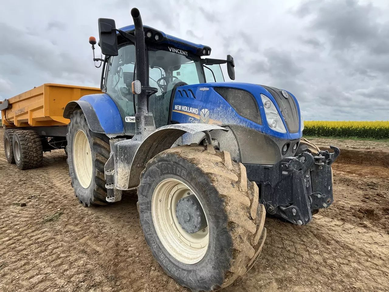 E-FARM: New Holland T7.245 - Tractor - id FX9N1LQ - 119.000 € - Año: 2022 - Potencia del motor: 200,Francia