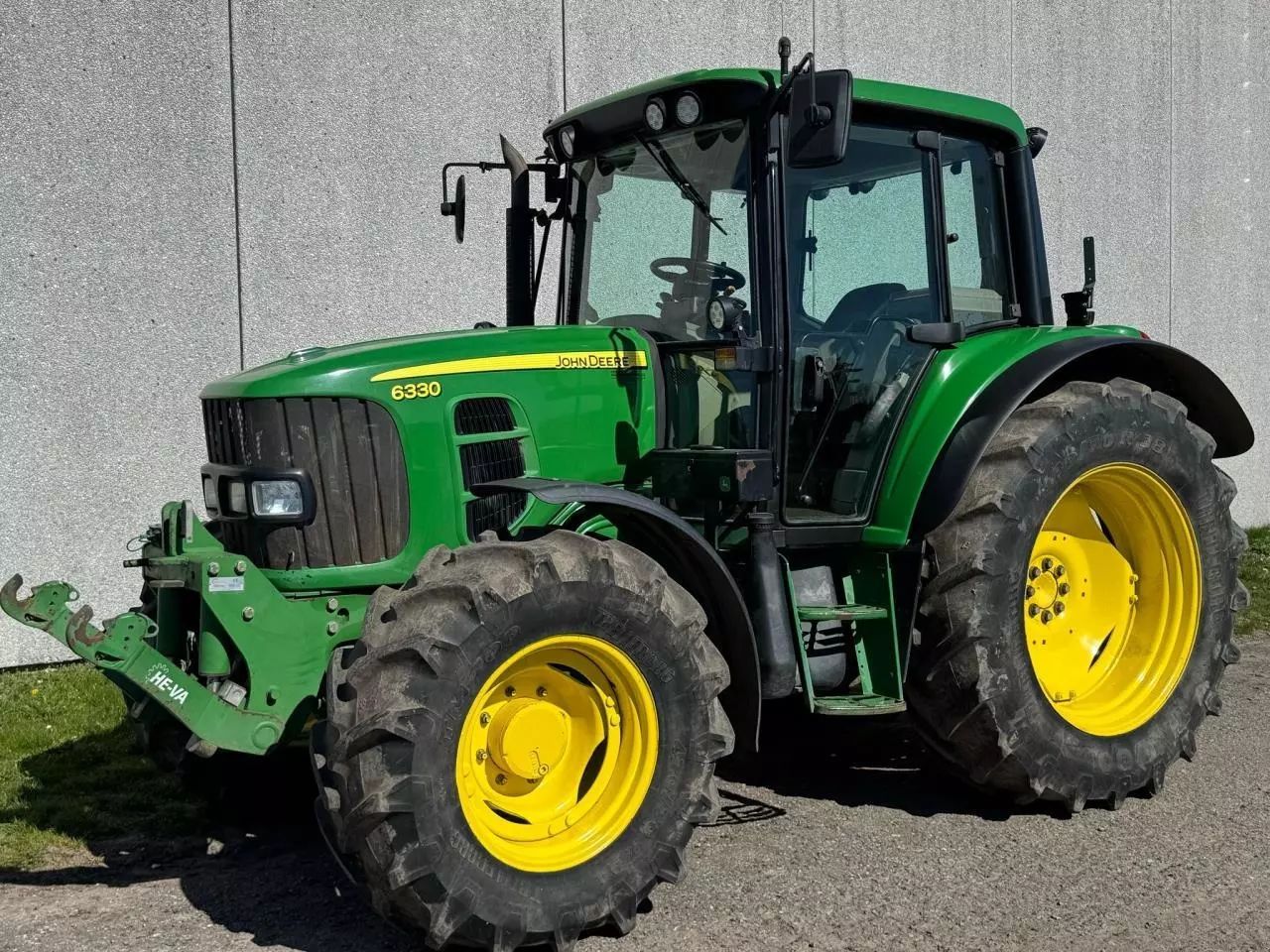 E-FARM: John Deere 6330 - Tractor - id VBE31JF - €49,424 - Year of construction: 2013 - Engine hours: 4,110,Denmark