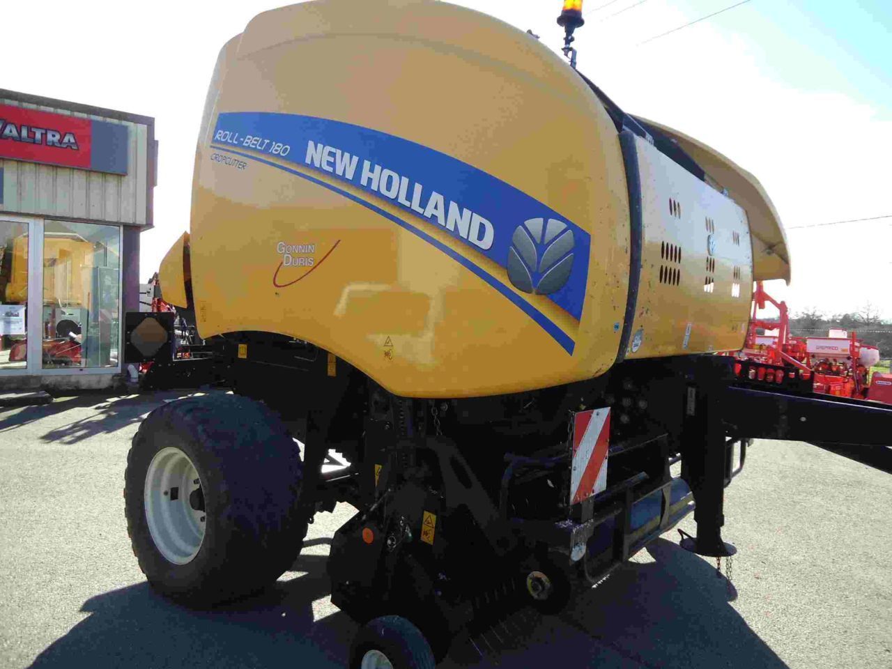 New Holland Roll-Belt 180 Cropcutter Baler €25,000