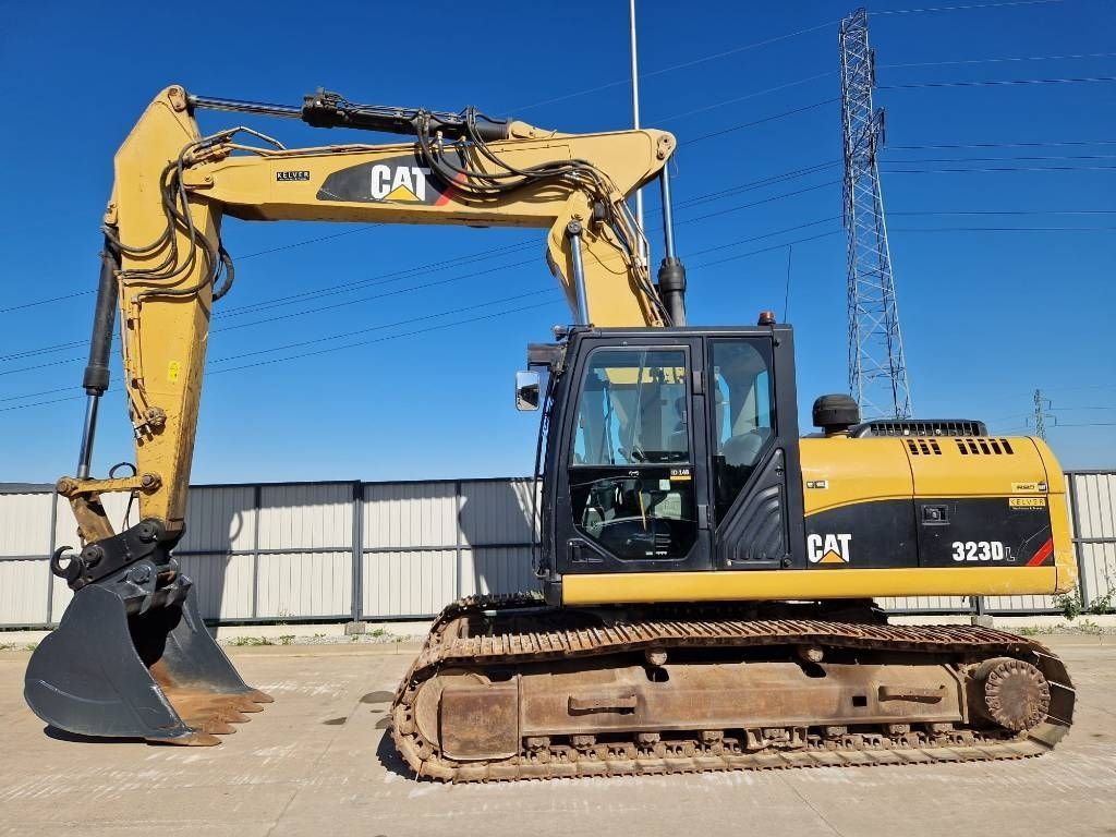 Caterpillar 323 d l * 2011r. * 11 187 mth * Excavator pe șenile 54.752 EUR