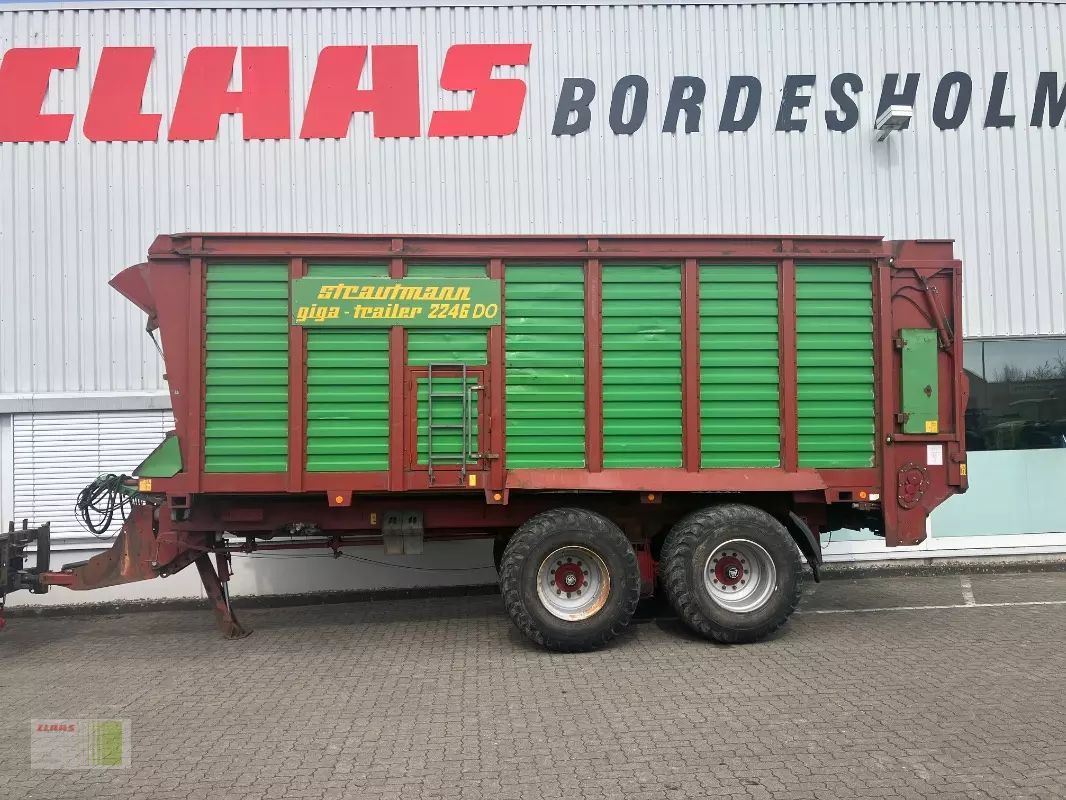 E-FARM: Strautmann giga trailer 2246 do - Transporte de forraje - id P1P7LTR - 23.000 € - Año: 2007 - Alemania