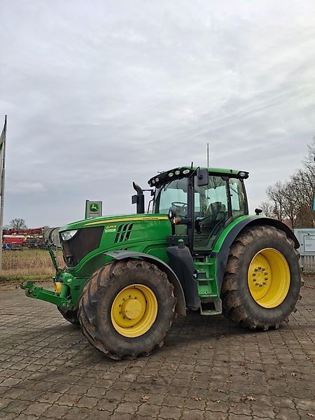 John Deere 6215 R Tractor €92,000