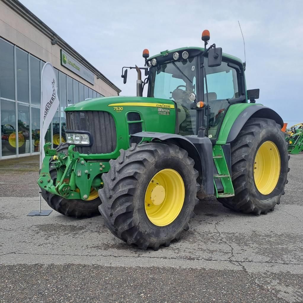 E-FARM: John Deere 7530 Premium - Traktor - id WS2YWNG - 43 000 € - Rok produkcji: 2011 - Motogodziny: 16 232,Moc silnika: 216,Włochy