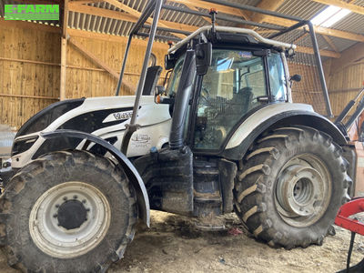 E-FARM: Valtra T154 - Tractor - id YBUGJAU - €55,000 - Year of construction: 2017 - Engine hours: 6,600,Engine power (HP): 165,France