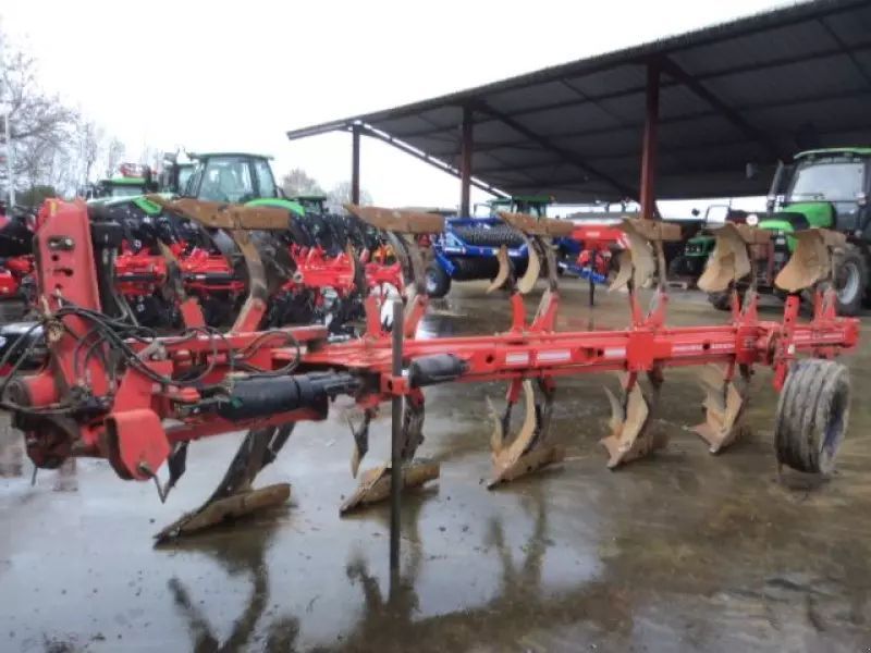 E-FARM: GREGOIRE BESSON rcw47 / 6 corps - Charrue - id RQQ9YHA - 14 000 € - Année: 2012 - France