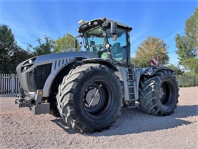 Claas Xerion 4000 Trac VC Tractor €179,000