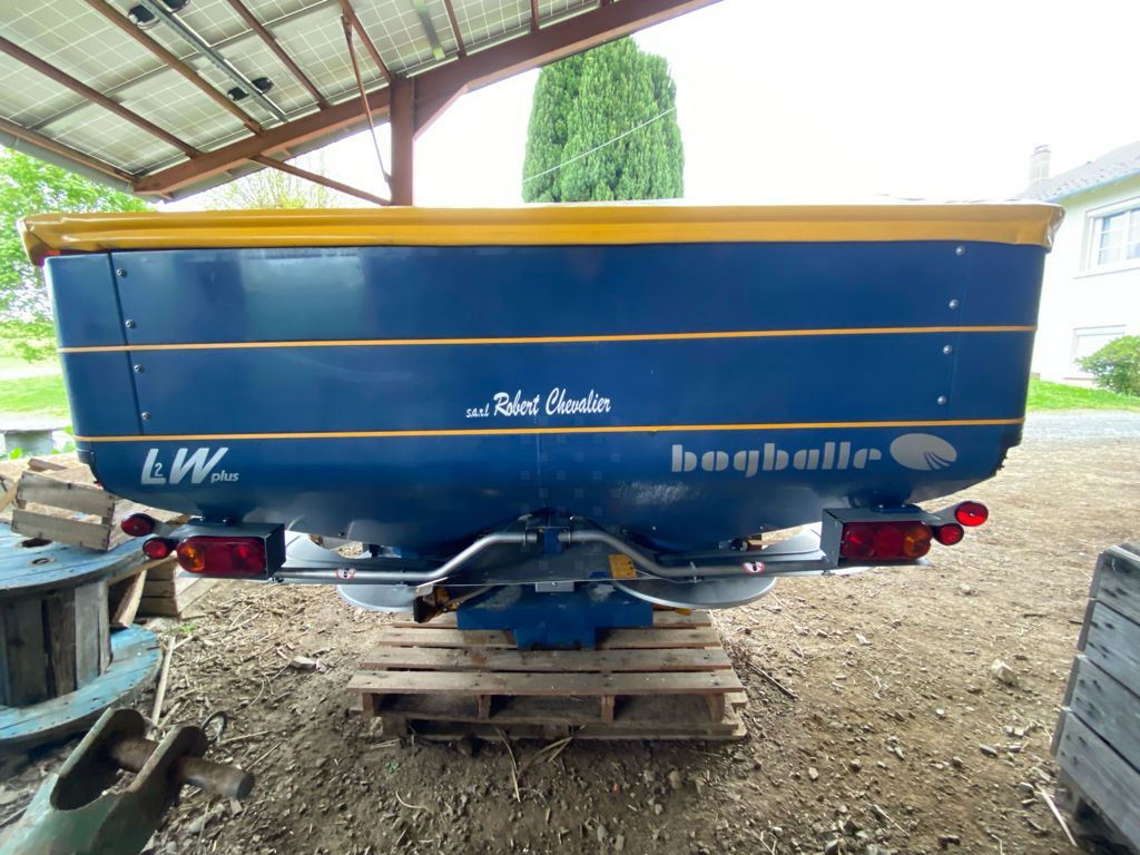 E-FARM: Bogballe l2w plus - Düngerstreuer - id DJRCI5Q - 6.900 € - Baujahr: 2018 - Frankreich