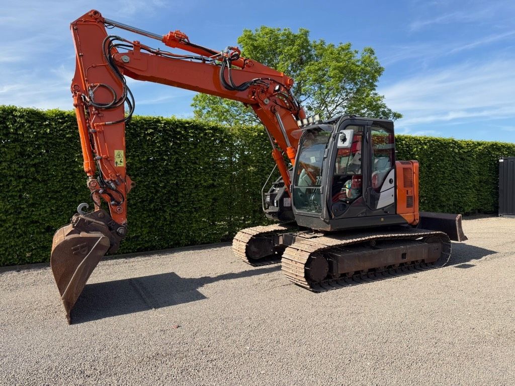 Hitachi zx 135 us 5-b Lánctalpas kotrógép 37 500 EUR