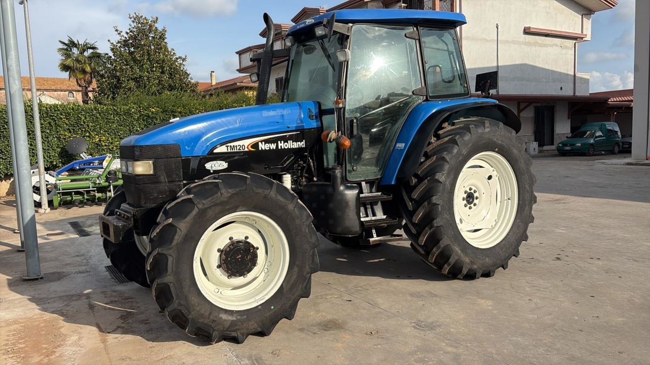 New Holland TM 120 Traktor
